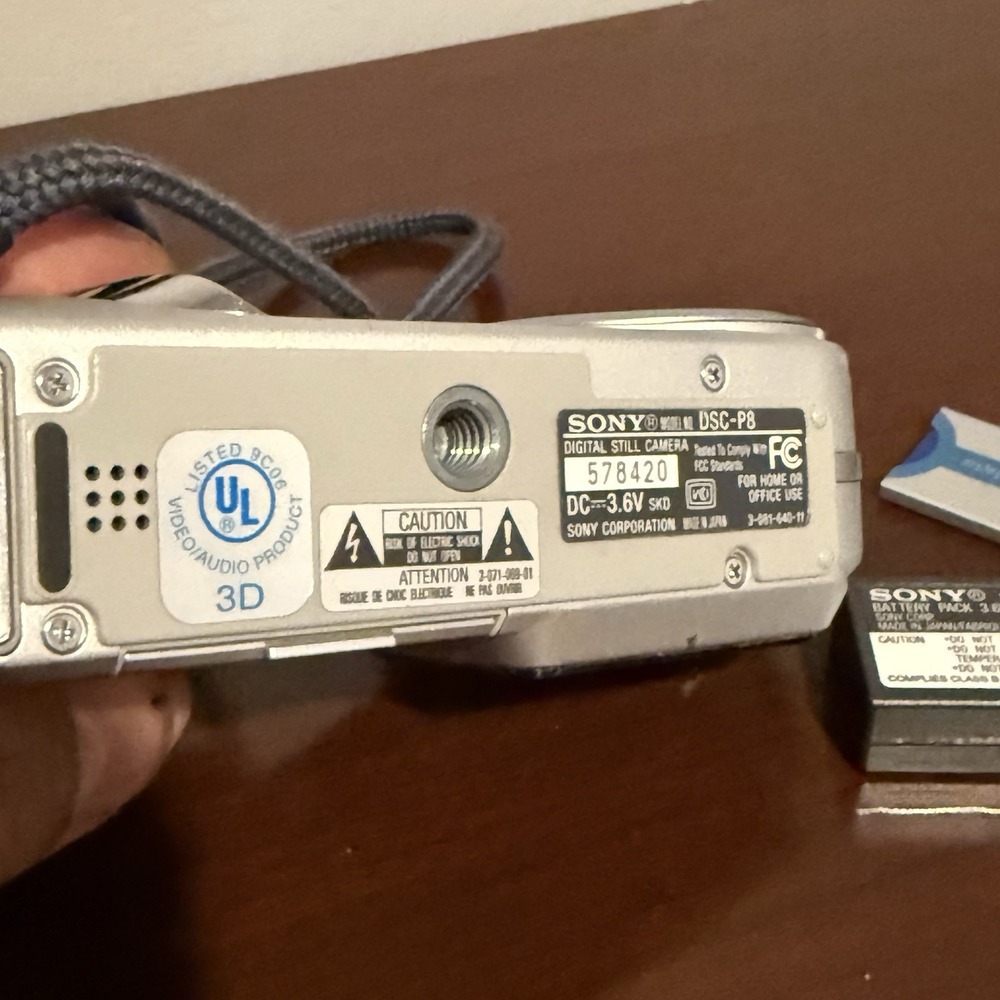 Sony Cyber-shot DSC-P8 3.2MP Digital Camera - Silver 3X OZ Not Working - Picture 8 of 16
